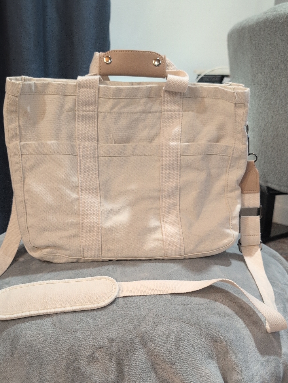 Canvas Tote Shoulder Bag in Beige - Versatile Everyday Carry
